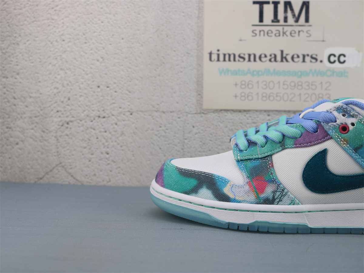 Nike SB Dunk Low Futura Laboratories Bleached Aqua HF6061-400